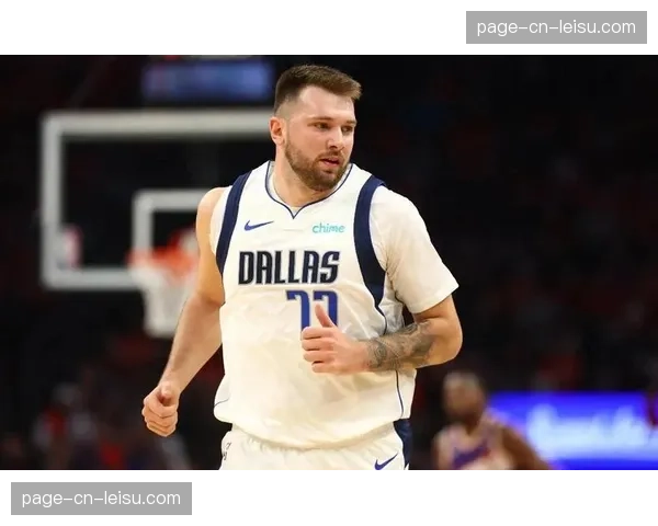 战术复盘:独行侠如何利用东契奇吸引包夹创造空位三分机会 战术复盘:独行侠如何利用东契奇吸引包夹创造空位三分机会